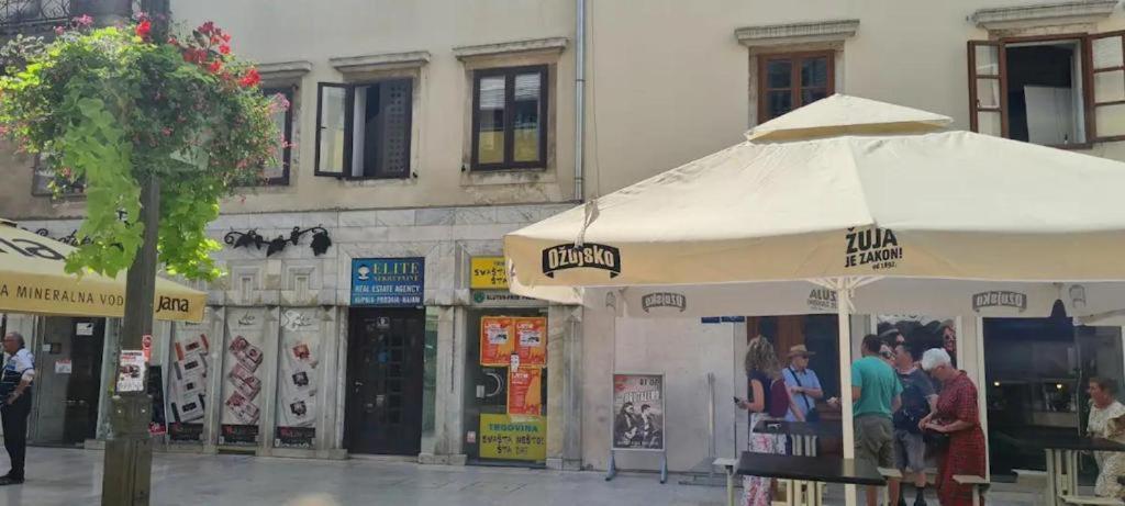 Apartman Julija 1 Rijeka Eksteriør bilde