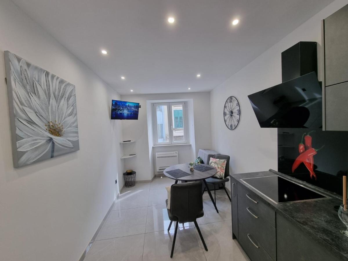 Apartman Julija 1 Rijeka Eksteriør bilde